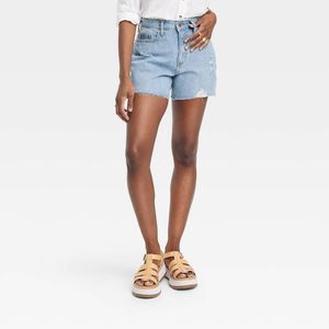 Women's Mid-Rise Boyfriend Jean Shorts - Universal Thread Light Wash 4